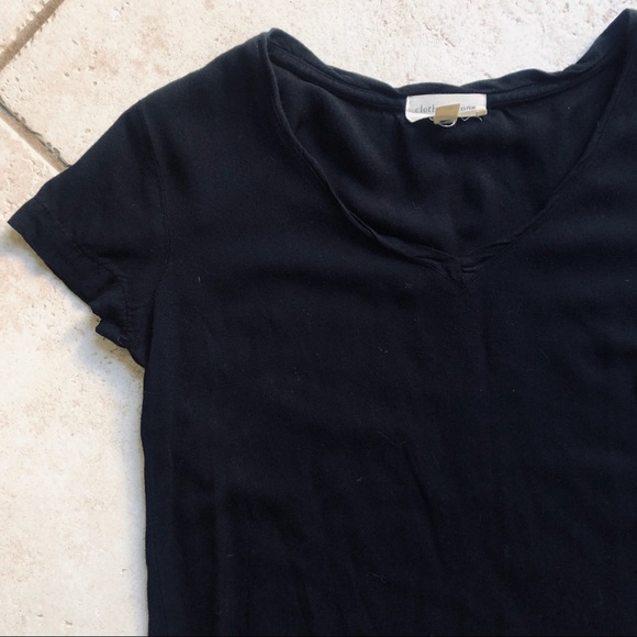 Cloth & Stone Black V-Neck Tee - Picture 5 of 6